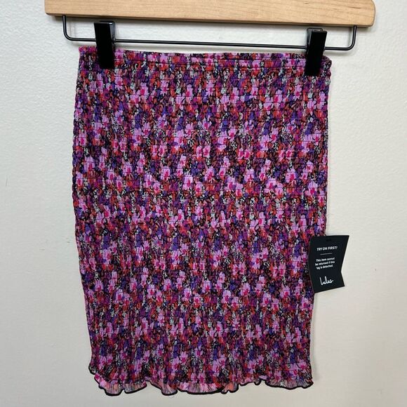 Lulu’s NWT Pink and Purple Floral Smocked Skirt Size XS - Picture 1 of 8